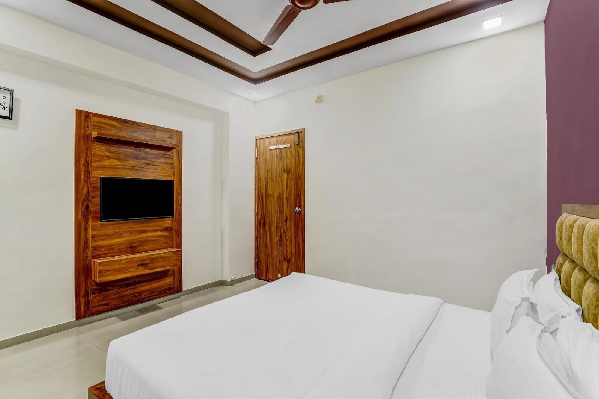 Capital O Maple View Hotel Naroda Eksteriør billede