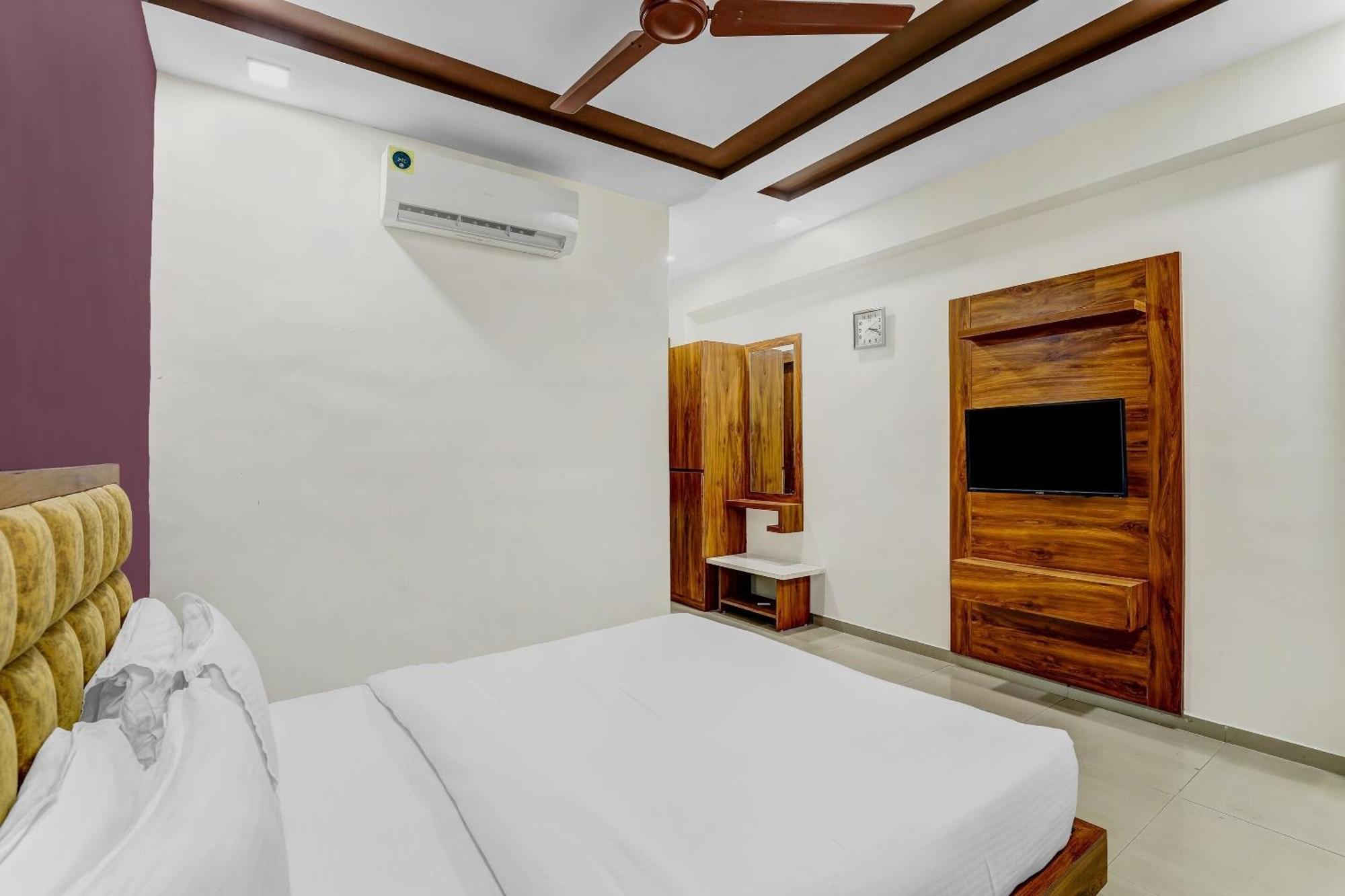 Capital O Maple View Hotel Naroda Eksteriør billede